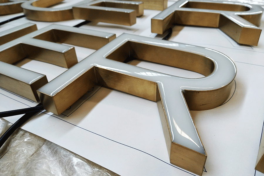 led发光字字壳制作材料主要有哪些? led发光字字壳制作材料主要有哪些?