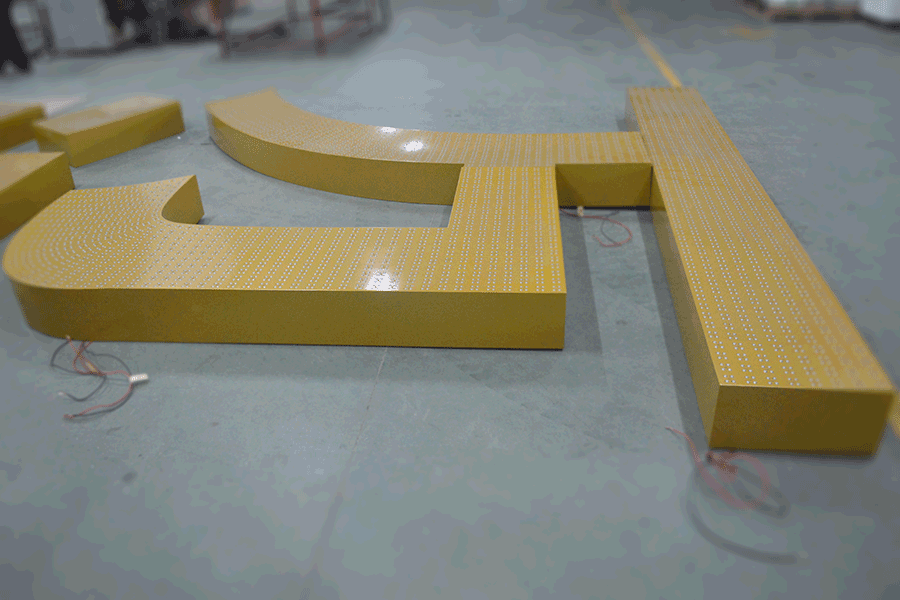 冲孔发光字设计制作方法和步骤有哪些? 冲孔发光字设计制作方法和步骤有哪些?