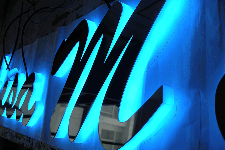 定制亚克力发光字需注意哪些细节？