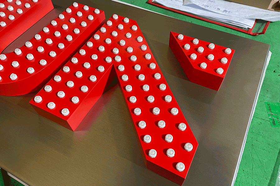 定制冲孔字发光标识的过程有哪些？