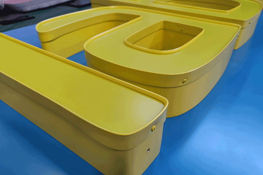 制作天地盖发光字有哪些工艺流程？