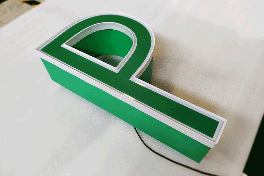 定制天地盖字标识标牌有什么优势及效果？