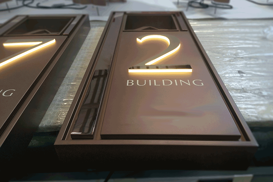 定制门牌发光字有哪些特色？