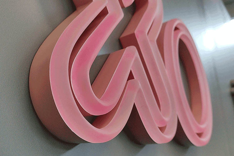 定制霓虹字发光标识牌有什么特点？