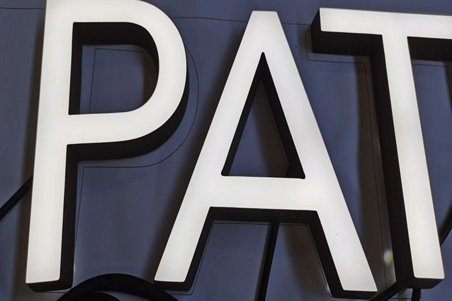 迷你字发光标识牌制作有哪些优势？