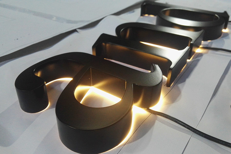 背发光字标识牌制作有什么优点？