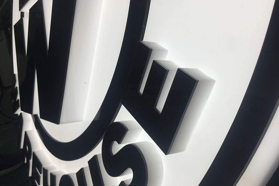 镂空灯箱标识标牌制作有什么特点？