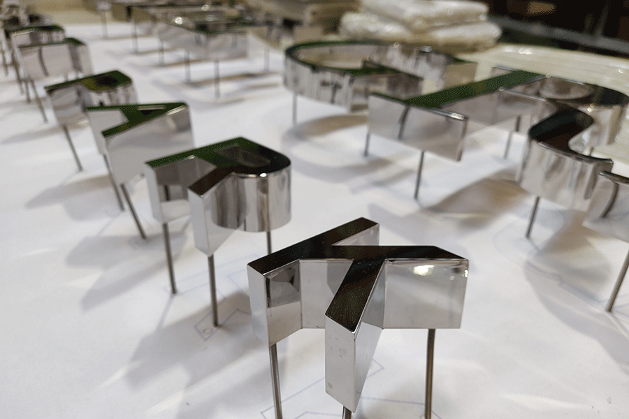 不锈钢金属字标识牌制作有哪些优点？