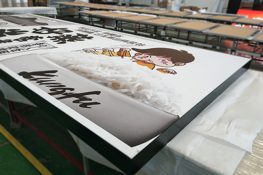 侧招灯箱标识标牌制作有什么优点？