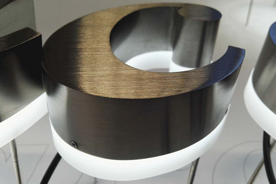 背发光字标识标牌制作有哪些特色？