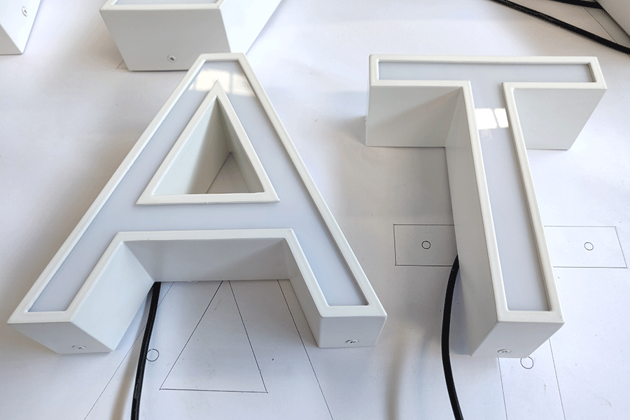 镂空发光字标识标牌制作有什么优点？