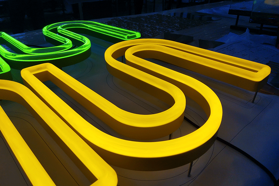 仿霓虹发光字标识标牌制作有哪些特点？