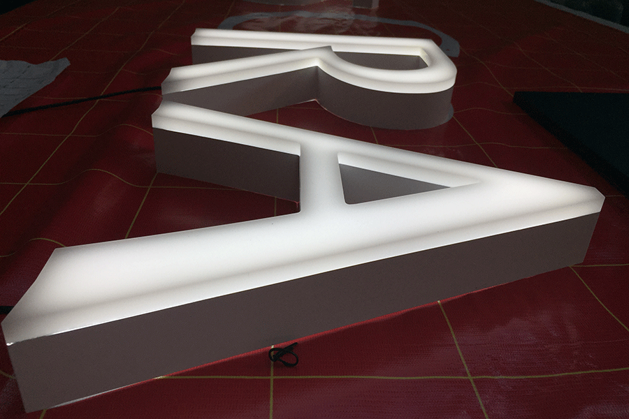 亚克力字标识标牌制作有哪些特色？