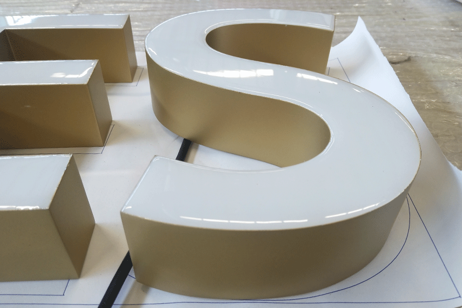 树脂字标识标牌设计制作有什么特点？