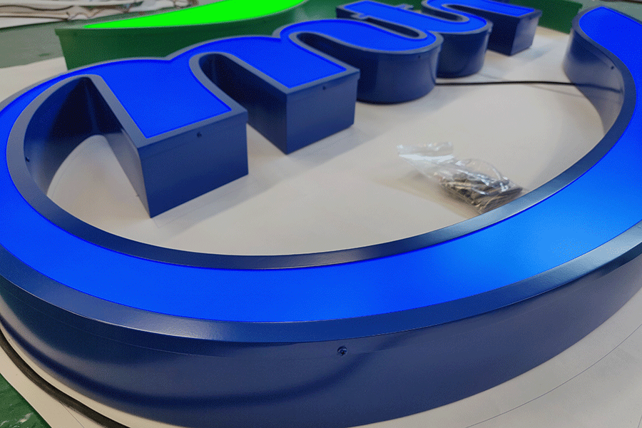 天地盖字发光标识设计制作有哪些特点? 天地盖字发光标识设计制作有哪些特点?