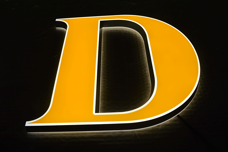 迷你亚克力字发光标识设计制作有哪些特色？