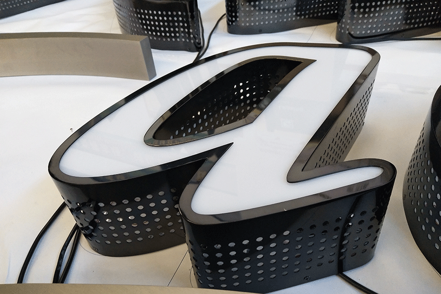 镂空发光字标识标牌制作有什么特点？