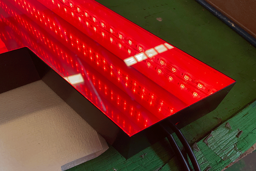 深渊镜发光字标识标牌制作有什么特征？