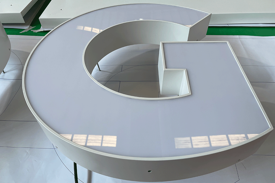 镂空发光字标识标牌制作有哪些特色？